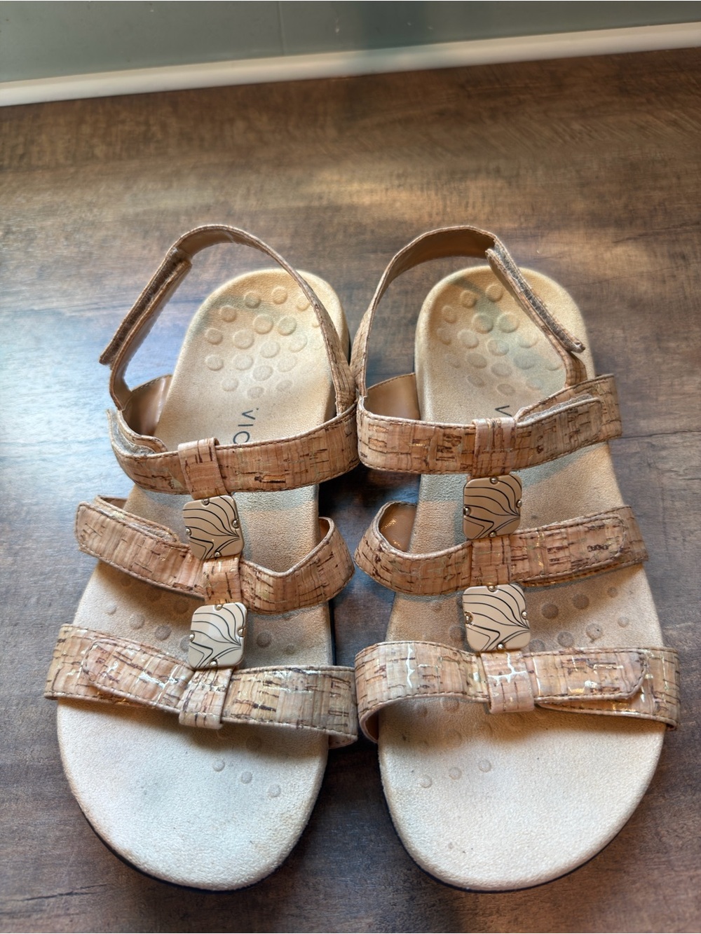 Vionic Women's Cork-Style Strappy Sandals in Light Tan 9